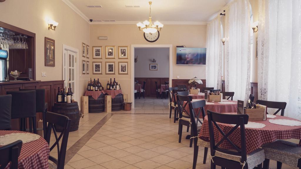 Hotel St.Michael Karlovy Vary Ngoại thất bức ảnh